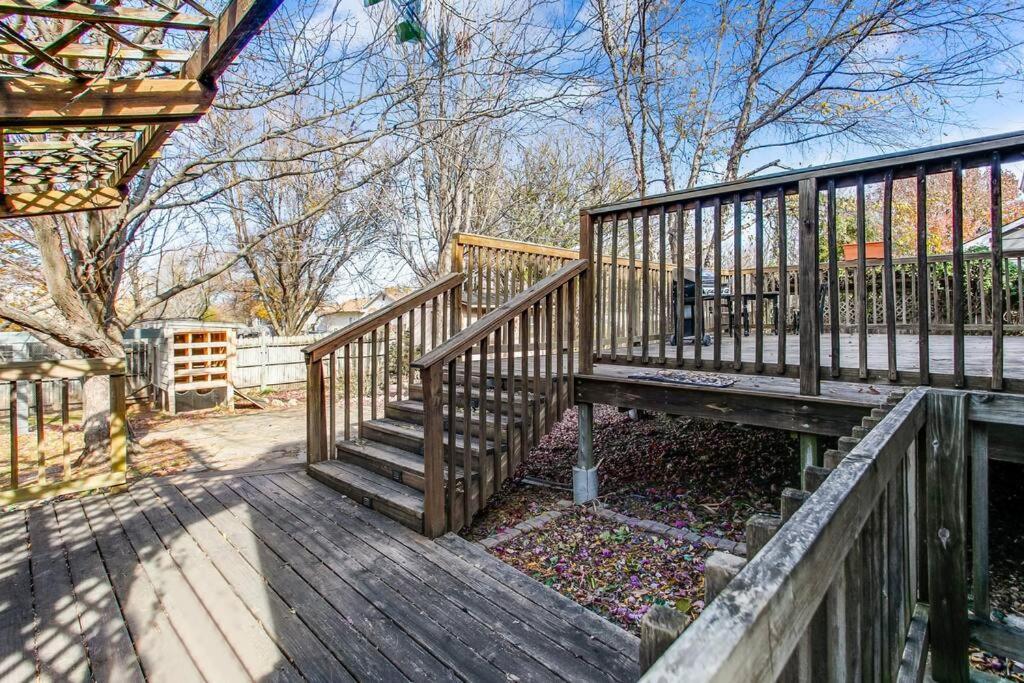 WOW! Spacious Retreat&amazing yard 2400+4bd/3bth Wichita Exterior foto